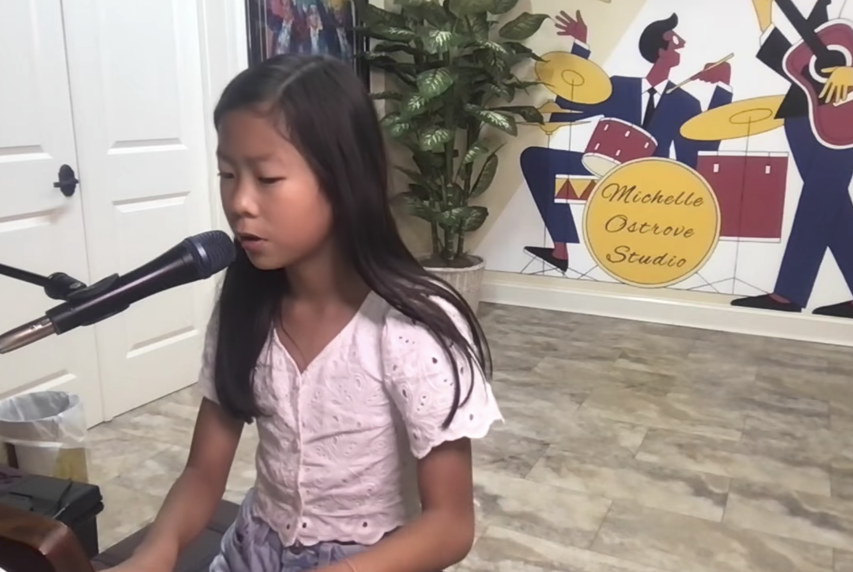 Every singer has a unique instrument, and like an instrument, it has limits, strengths, and an ideal way it wants to be used. Knowing your vocal range, the span of notes you can comfortably sing from lowest to highest, is one of the most important steps in developing your voice.

Yet many singers overlook it. They guess, compare themselves to others, or push for notes that don’t suit them. The result? Strain, inconsistency, and frustration. Understanding your vocal range changes all of that.

